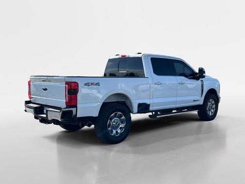 White Metallic 2024 Ford F-250 Lariat