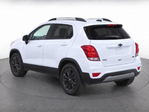 Summit White 2021 Chevrolet Trax LT