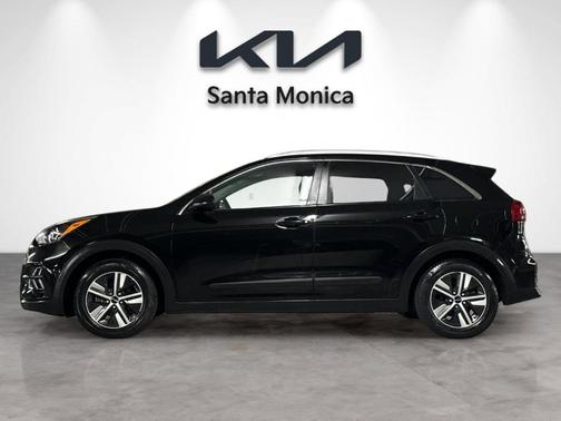 2022 Kia Niro LXS