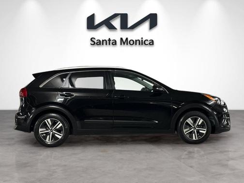 2022 Kia Niro LXS