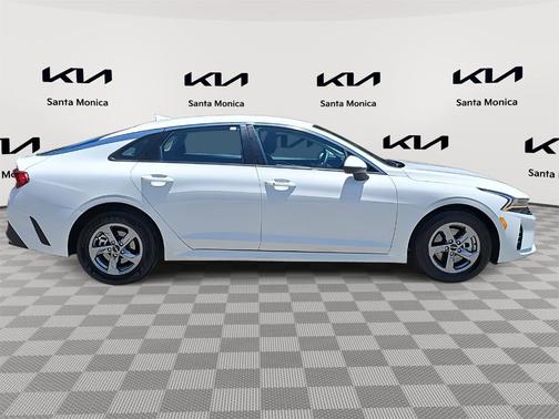 2022 Kia K5 LXS