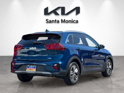 Deep Cerulean 2022 Kia Niro LXS