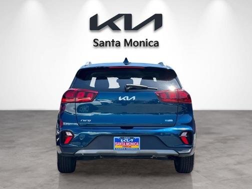 Deep Cerulean 2022 Kia Niro LXS