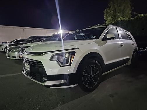 2023 Kia Niro SX