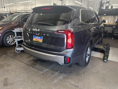 2024 Kia Telluride LX