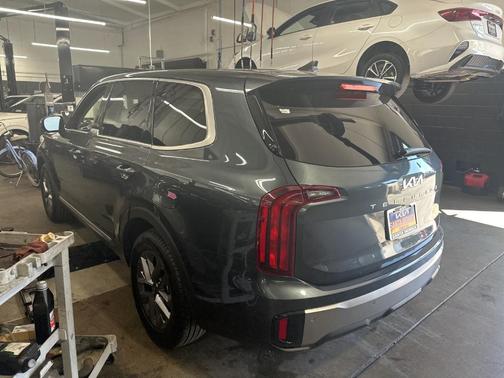 2024 Kia Telluride LX