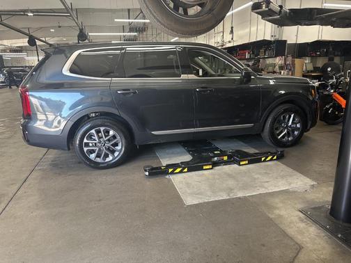 2024 Kia Telluride LX