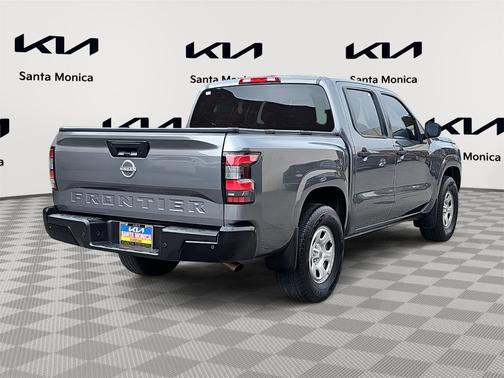 2022 Nissan Frontier S