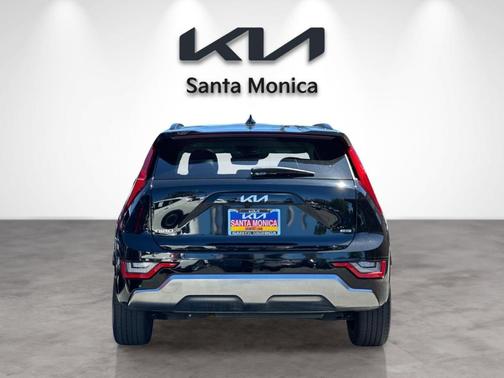 Aurora Black Pearl 2023 Kia Niro SX Touring