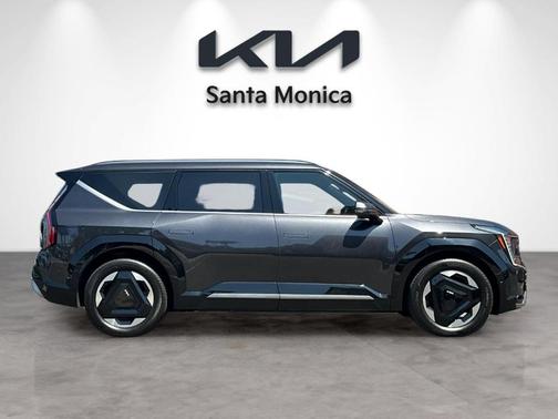 Metal 2024 Kia EV9 Land