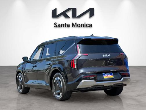 Metal 2024 Kia EV9 Land