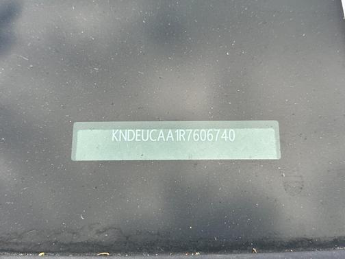 Gravity Gray 2024 Kia Seltos S