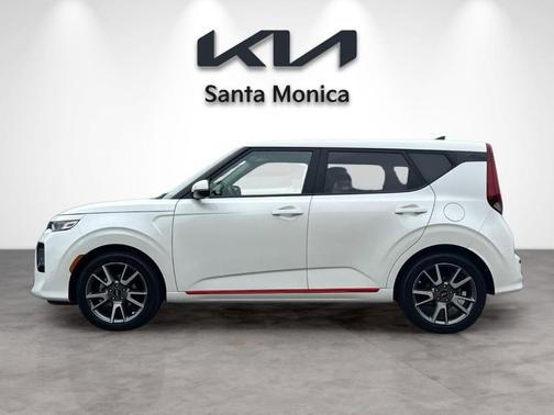 Snow White Pearl 2021 Kia Soul GT-Line 2.0L