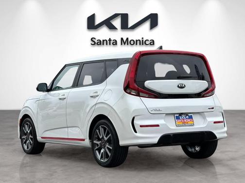 Snow White Pearl 2021 Kia Soul GT-Line 2.0L