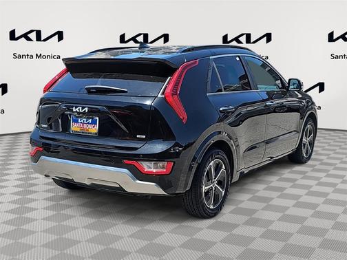 2023 Kia Niro SX