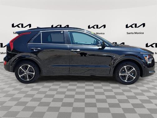 2023 Kia Niro SX
