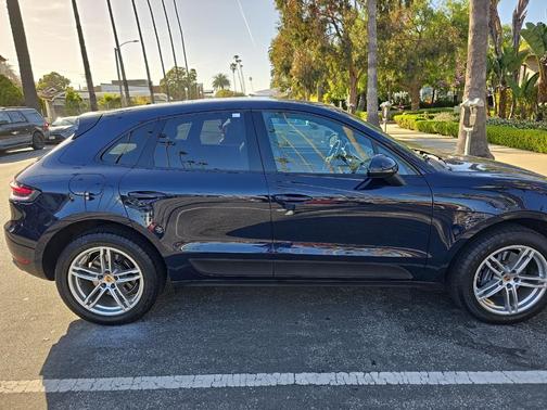 2021 Porsche Macan Base