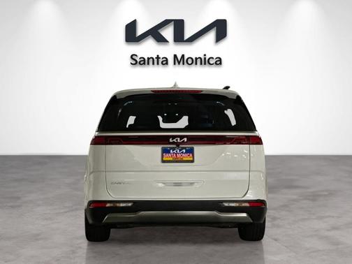 Snow White Pearl 2023 Kia Carnival SX Prestige