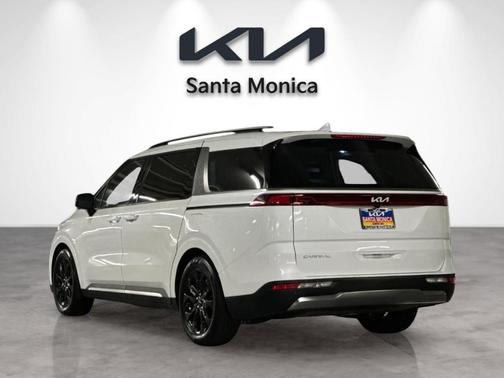 Snow White Pearl 2023 Kia Carnival SX Prestige