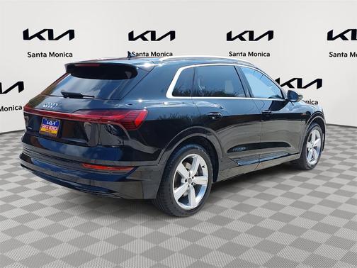 2019 Audi e-tron Premium Plus