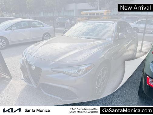 Vesuvio Gray Metallic 2023 Alfa Romeo Giulia Veloce