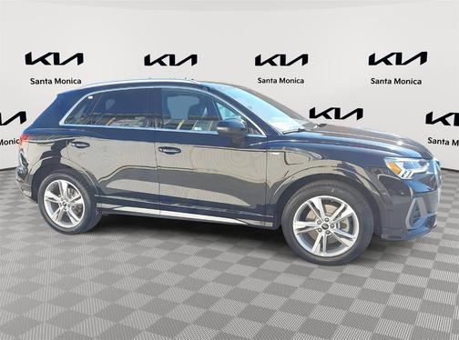 2022 Audi Q3 45 S line Premium
