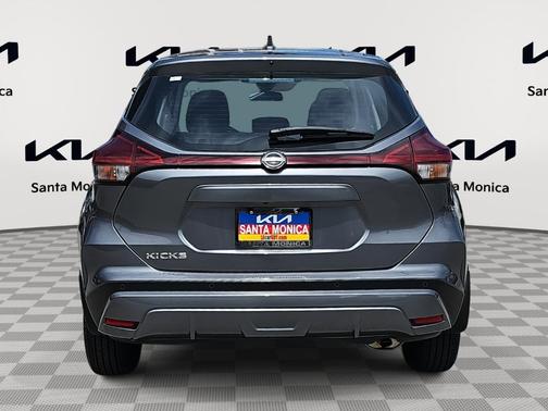 2022 Nissan Kicks S