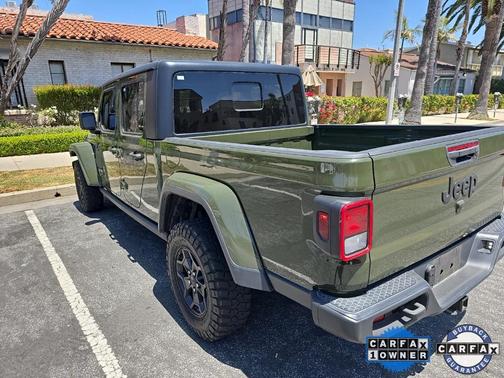 2022 Jeep Gladiator Sport