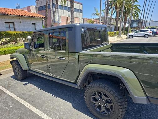 2022 Jeep Gladiator Sport