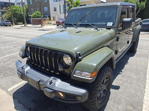2022 Jeep Gladiator Sport