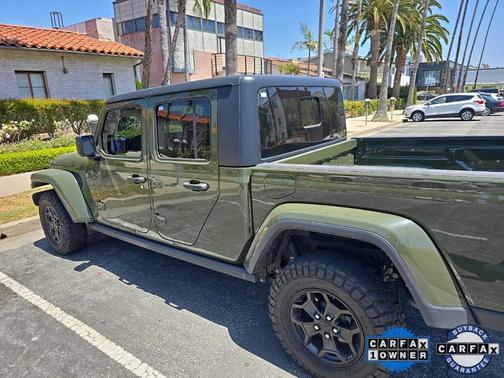 2022 Jeep Gladiator Sport