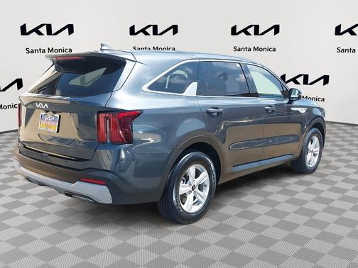 2025 Kia Sorento LX