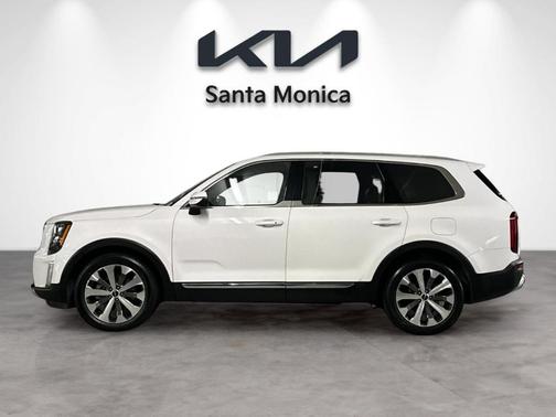 Glacial White Pearl 2022 Kia Telluride EX