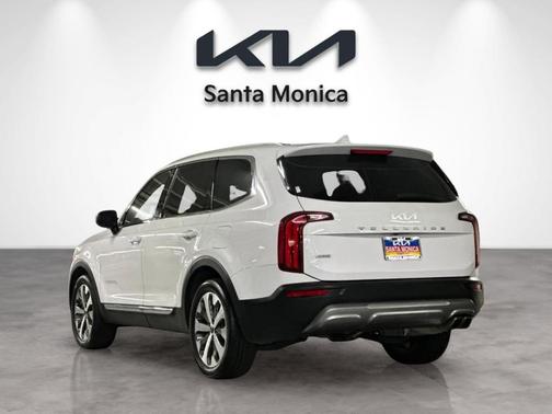 Glacial White Pearl 2022 Kia Telluride EX