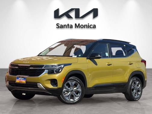 Green / Black 2024 Kia Seltos S
