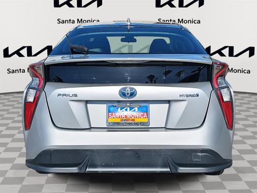2016 Toyota Prius Three Touring