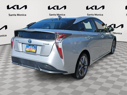 2016 Toyota Prius Three Touring