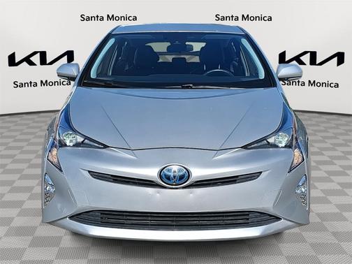 2016 Toyota Prius Three Touring