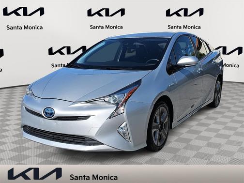 2016 Toyota Prius Three Touring