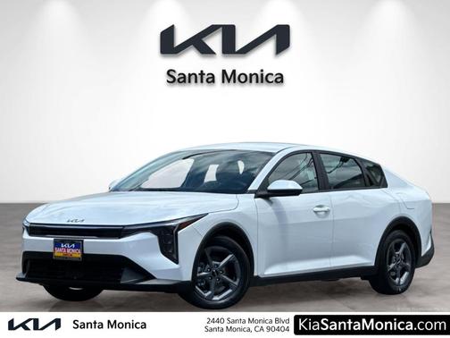 Snow White Pearl 2025 Kia K4