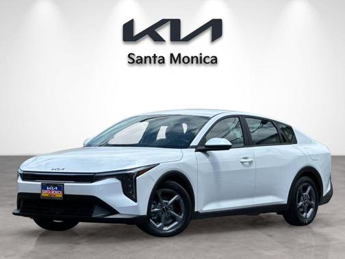 Snow White Pearl 2025 Kia K4