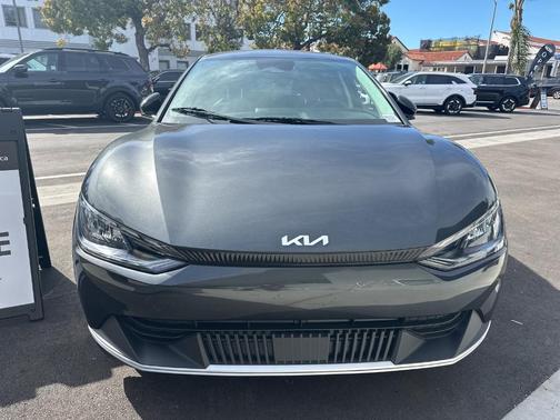 2024 Kia EV6 Light