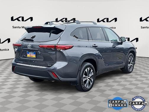 2023 Toyota Highlander Hybrid XLE