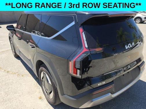 Aurora Black Pearl 2024 Kia EV9 Light Long Range