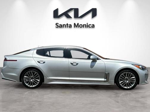 Silky Silver 2018 Kia Stinger Base