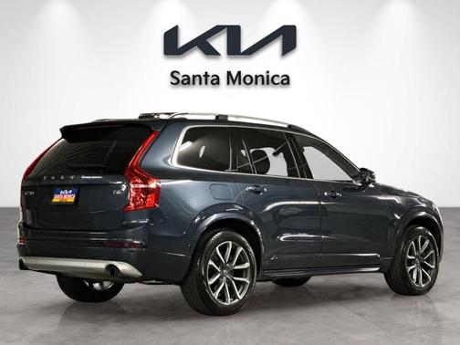 2018 Volvo XC90 T5 Momentum