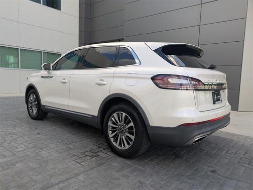 2019 Lincoln Nautilus Select