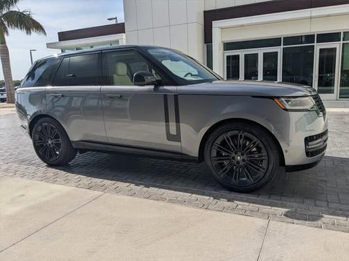 2025 Land Rover Range Rover P530 SE