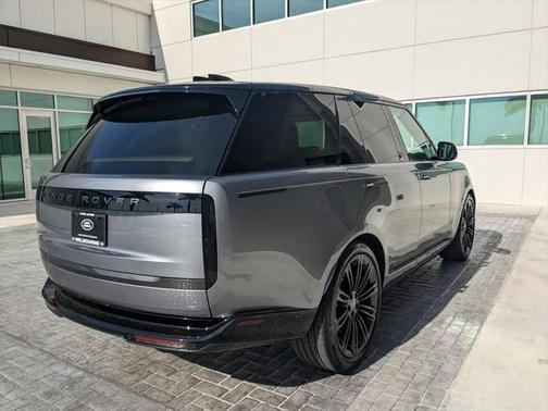 2025 Land Rover Range Rover P530 SE
