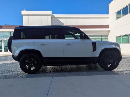 2026 Land Rover Defender P400 X-Dynamic SE